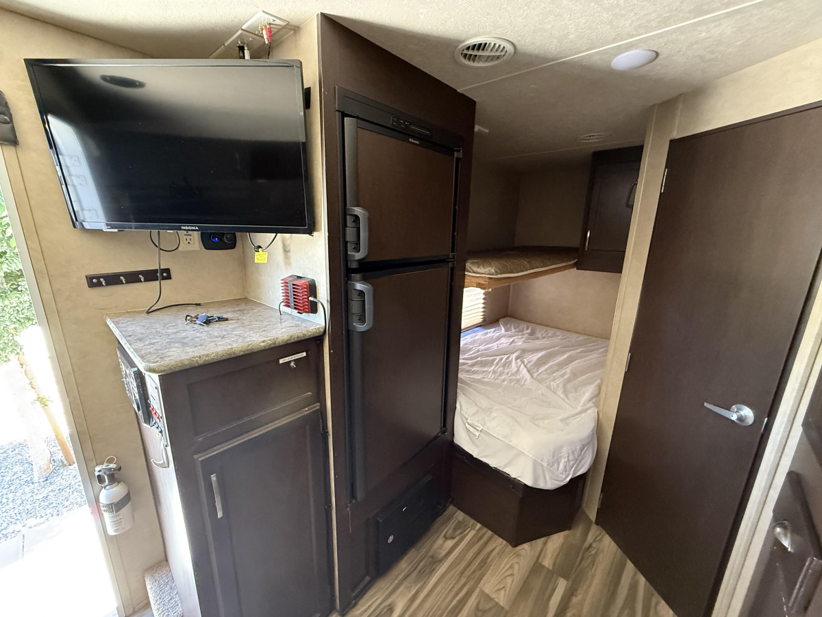 2016 Forest River EVO T1860
